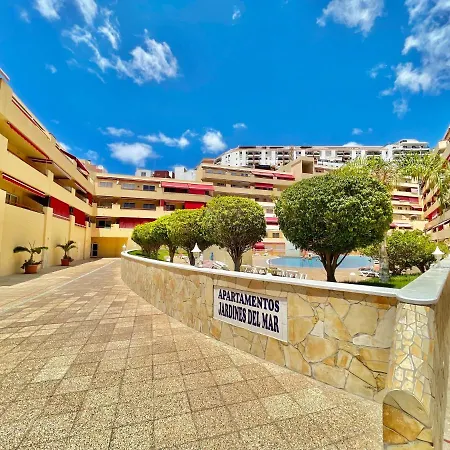 Sea Garden Apartment *